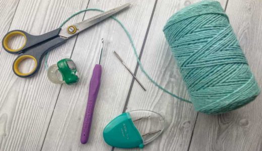 Basic knitting supplies for the beginners